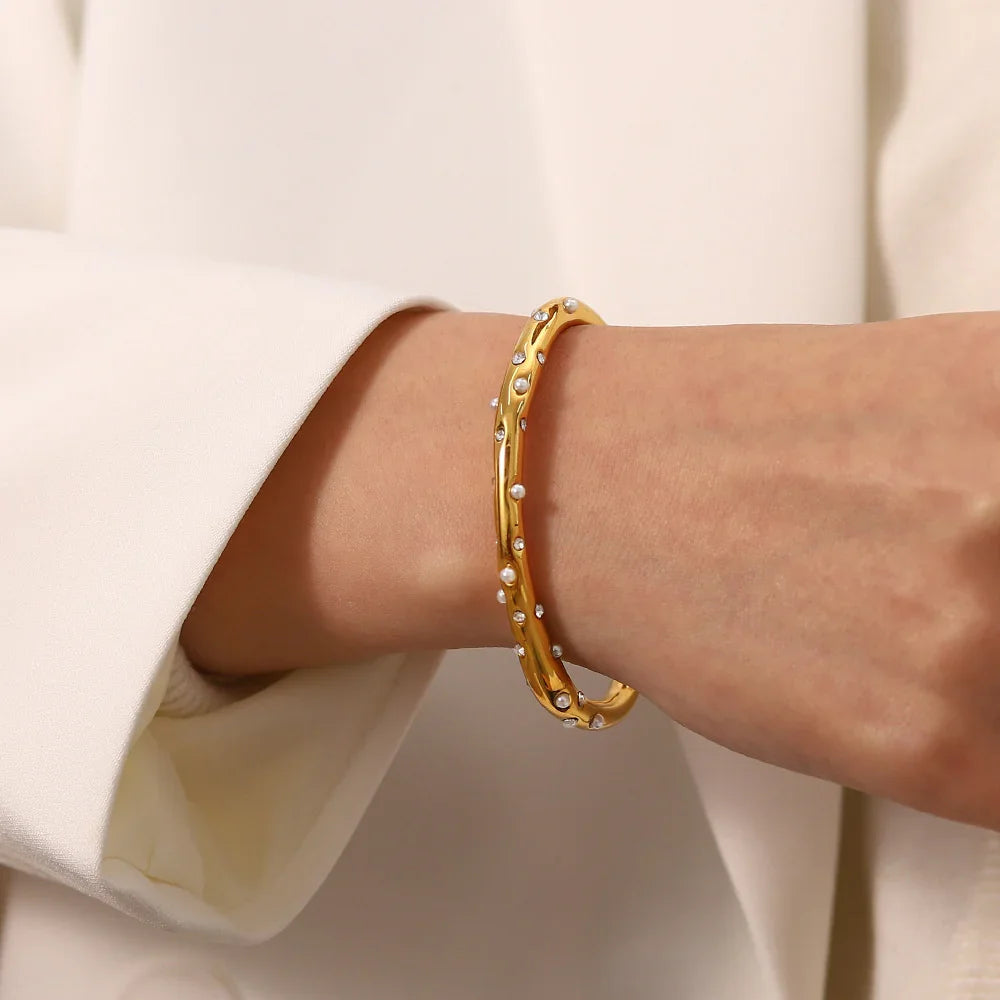 Corisande Gold Bangle – 18K Gold Jewellery | Milvanna
