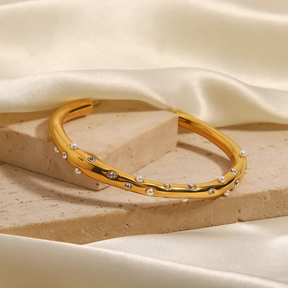 Corisande Gold Bangle – 18K Gold Jewellery | Milvanna