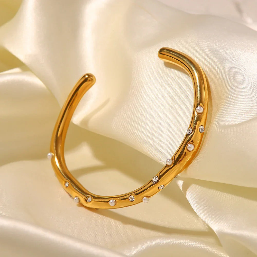Corisande Gold Bangle – 18K Gold Jewellery | Milvanna
