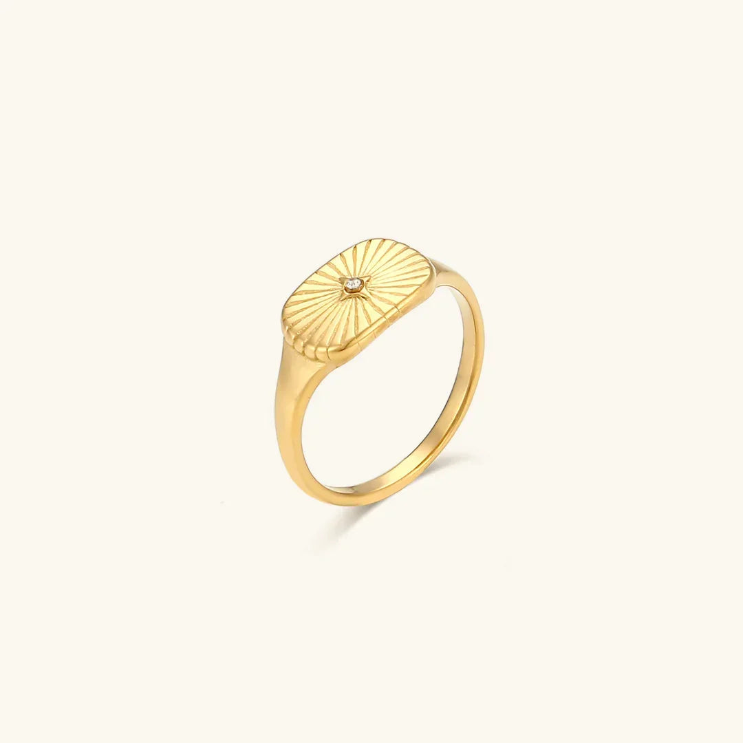 Aglaia Gold Ring – 18K Gold Jewellery | Milvanna