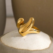 Abstract Gold Ring – Milvanna jewelry Ring detail view