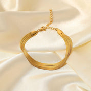 Abella Gold Bracelet – Milvanna jewelry Bracelet detail view