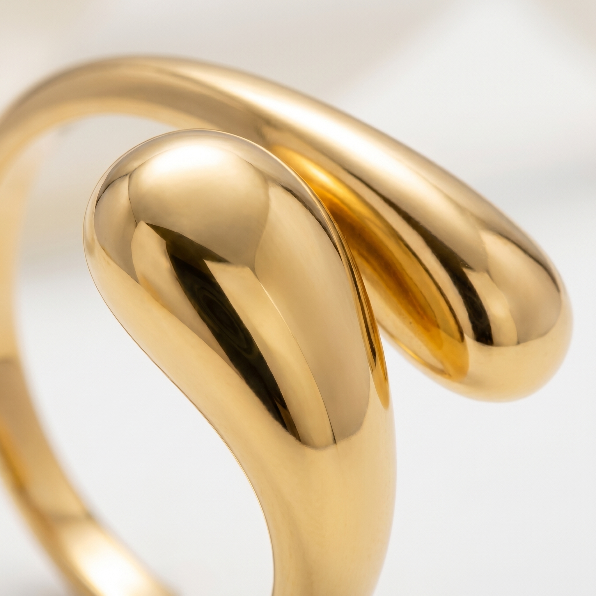 Milvanna-Cora Gold Ring