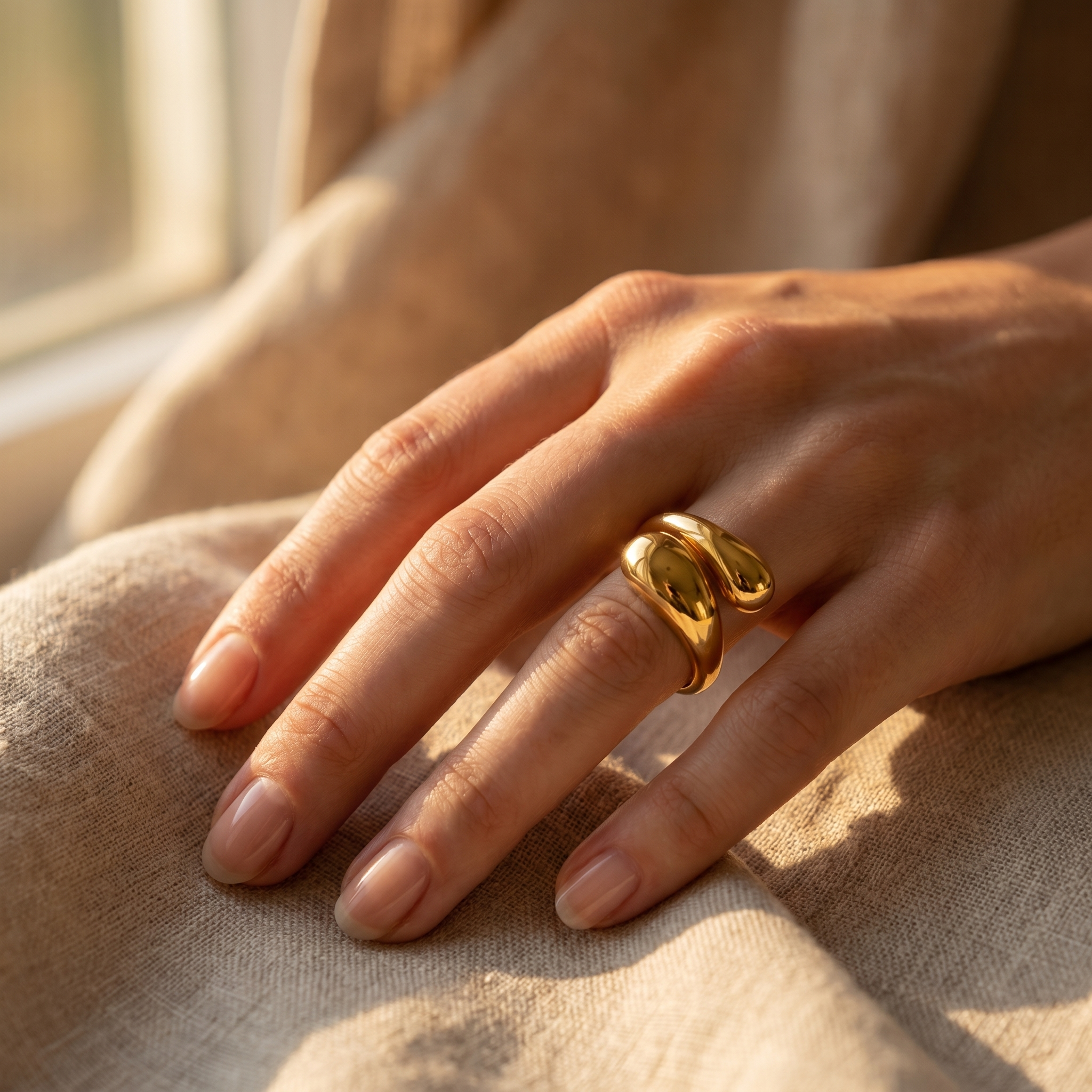 Milvanna-Cora Gold Ring