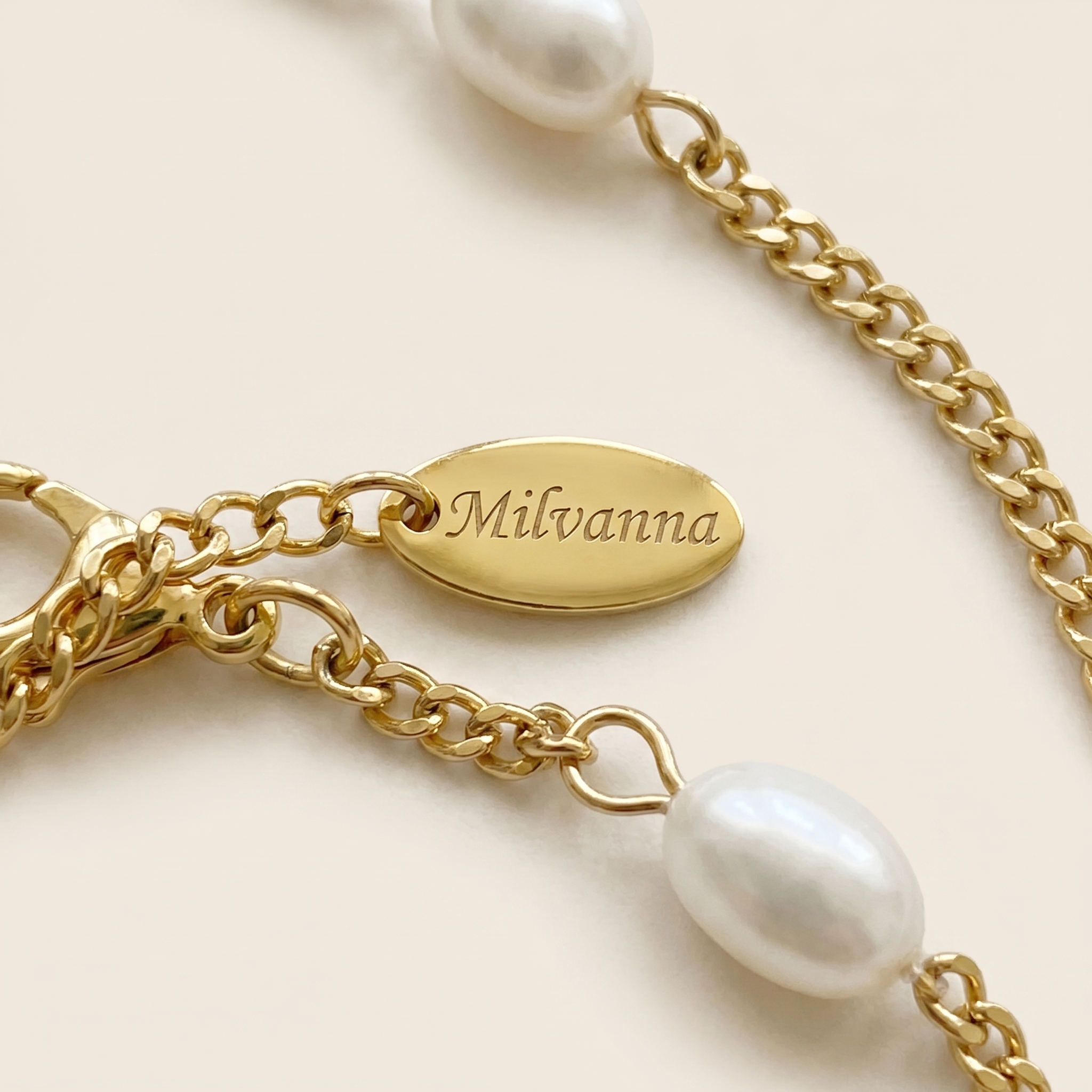 Milvanna-Coralie Freshwater Pearl Bracelet
