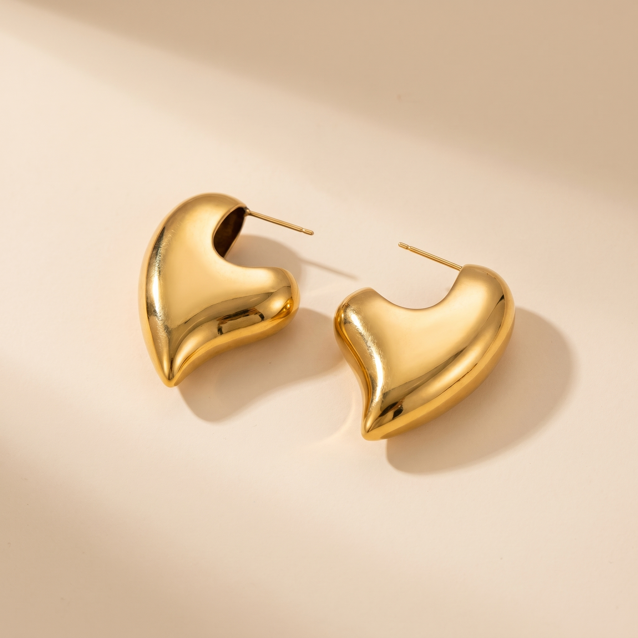 Milvanna-Aimee Chunky Heart Gold Earrings